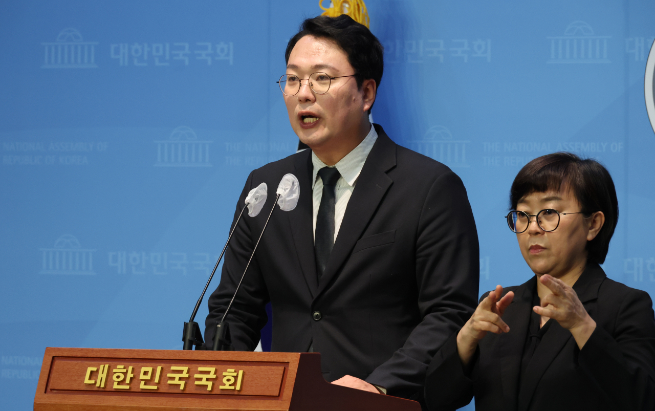 이준석 전 국민의힘 대표가 추진하는 개혁신당(가칭) 천하람 창당준비위원장이 지난 10일 국회에서 교육 공약을 발표하고 있다. [연합]