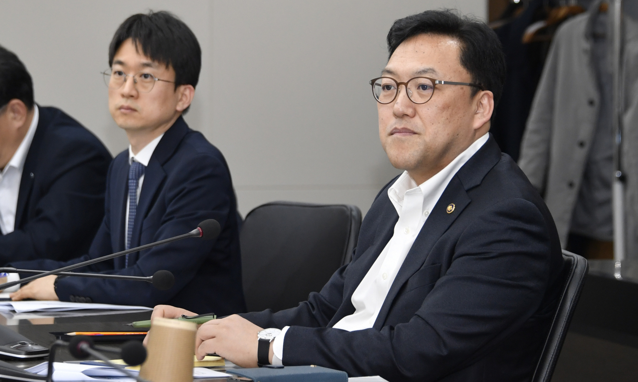 김병환 기획재정부 차관이 18일 오후 서울 강남구 캠코양재타워에서 열린 '부동산PF 관련 간담회'에 참석, PF사업장 관련 업계 현황 및 애로사항을 청취하고 있다. [기획재정부[