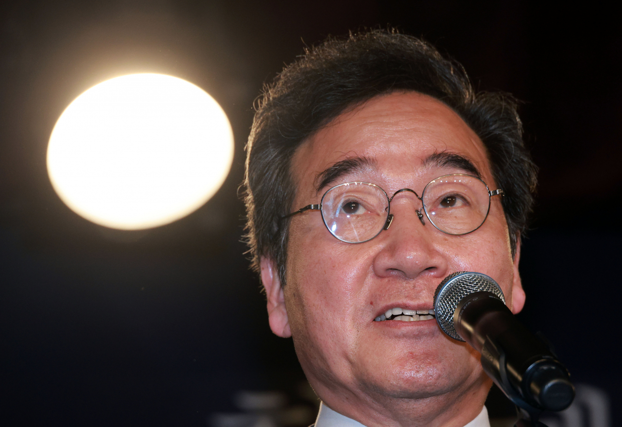 더불어민주당을 탈당한 이낙연 전 대표가 16일 오후 서울 동작구 서울여성플라자에서 열린 새로운미래 출범식에서 발언하고 있다. [연합]
