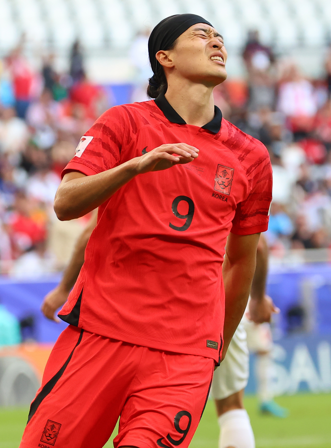 20일(현지시간) 카타르 도하 앗수마마 스타디움에서 열린 2023 아시아축구연맹(AFC) 카타르 아시안컵 조별리그 E조 2차전 요르단과 한국의 경기. 조규성이 자신의 슛이 골대를 벗어나자 아쉬워하고 있다. [연합]