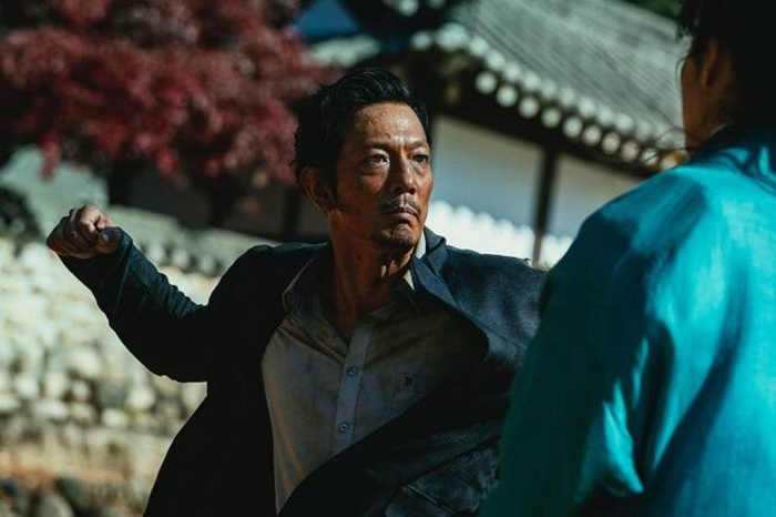 영화 '외계+인'에서 살인귀를 연기한 배우 지건우. [CJ ENM]