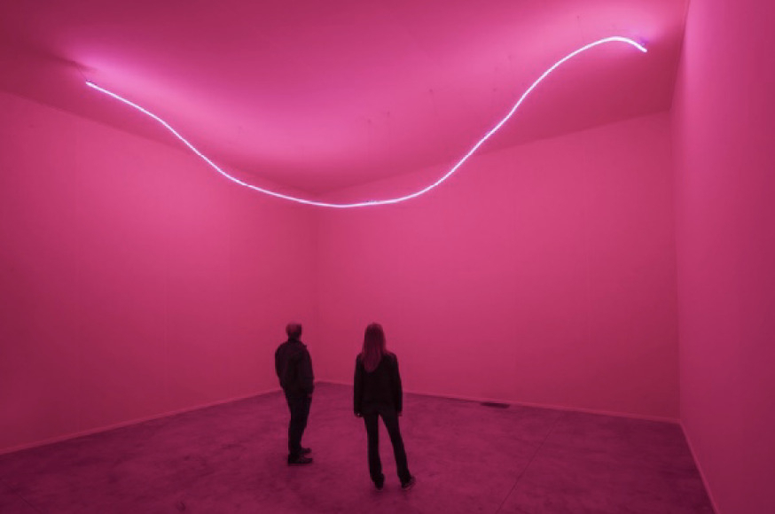 Lucio Fontana, Ambiente spaziale con neon, 1967/2020, Installation view at Hauser & Wirth, Los Angeles Ph. Fredrik Nilsen [Fondazione Lucio Fontana, Milan by SIAE 2023]