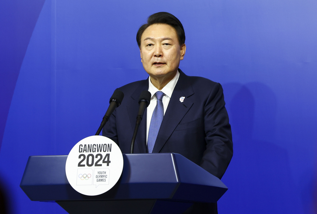 윤석열 대통령이 19일 강원도 강릉시 씨마크 호텔에서 열린 강원동계청소년올림픽 리셉션에서 환영사를 하고 있다. [연합]