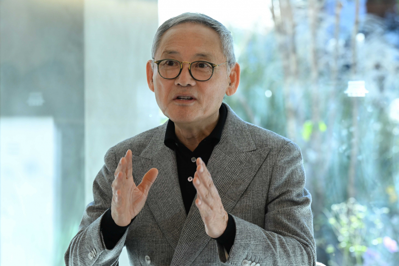 유인촌 문화체육관광부 장관이 지난해 11월 13일 오전 서울 종로구 북촌 설화수의 집에서 열린 2023-2024 한국방문의 해 계기 관광 전략 간담회에 참석해 모두발언을 하고 있다. 임세준 기자