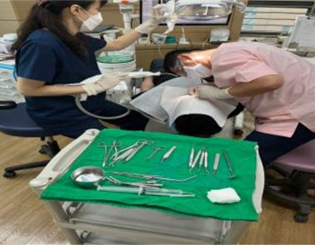 26일 서울시청에서 열리는 ‘약자동행 자치구 지원사업 성과보고회’에서 최우수상 받게 된 구로구의 장애인 치과 전문 치료 서비스 모습 [서울시 제공]