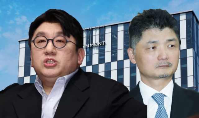 방시혁 하이브 의장(왼쪽)과 김범수 카카오 쇄신위원장