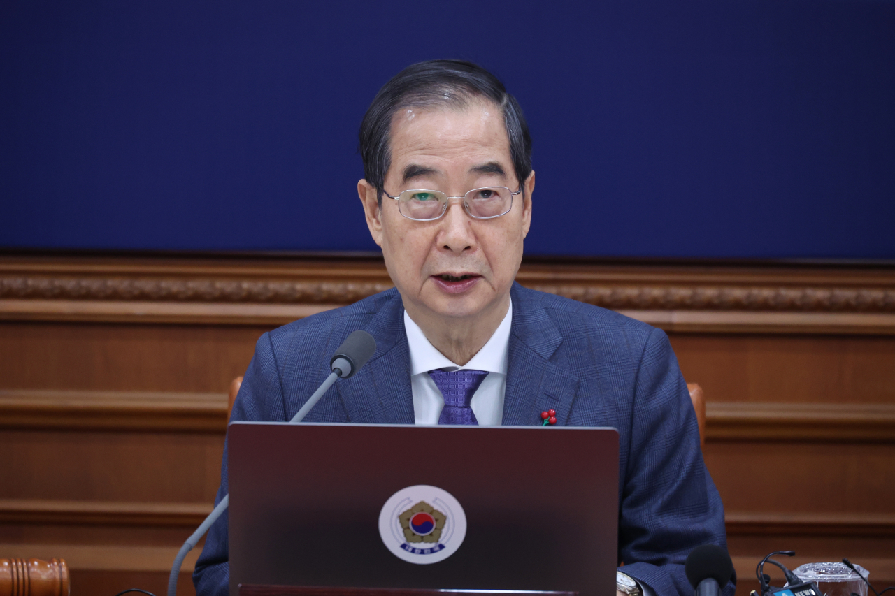 한덕수 국무총리가 30일 오전 서울 종로구 정부서울청사에서 열린 국무회의에 참석해 발언하고 있다. [연합]