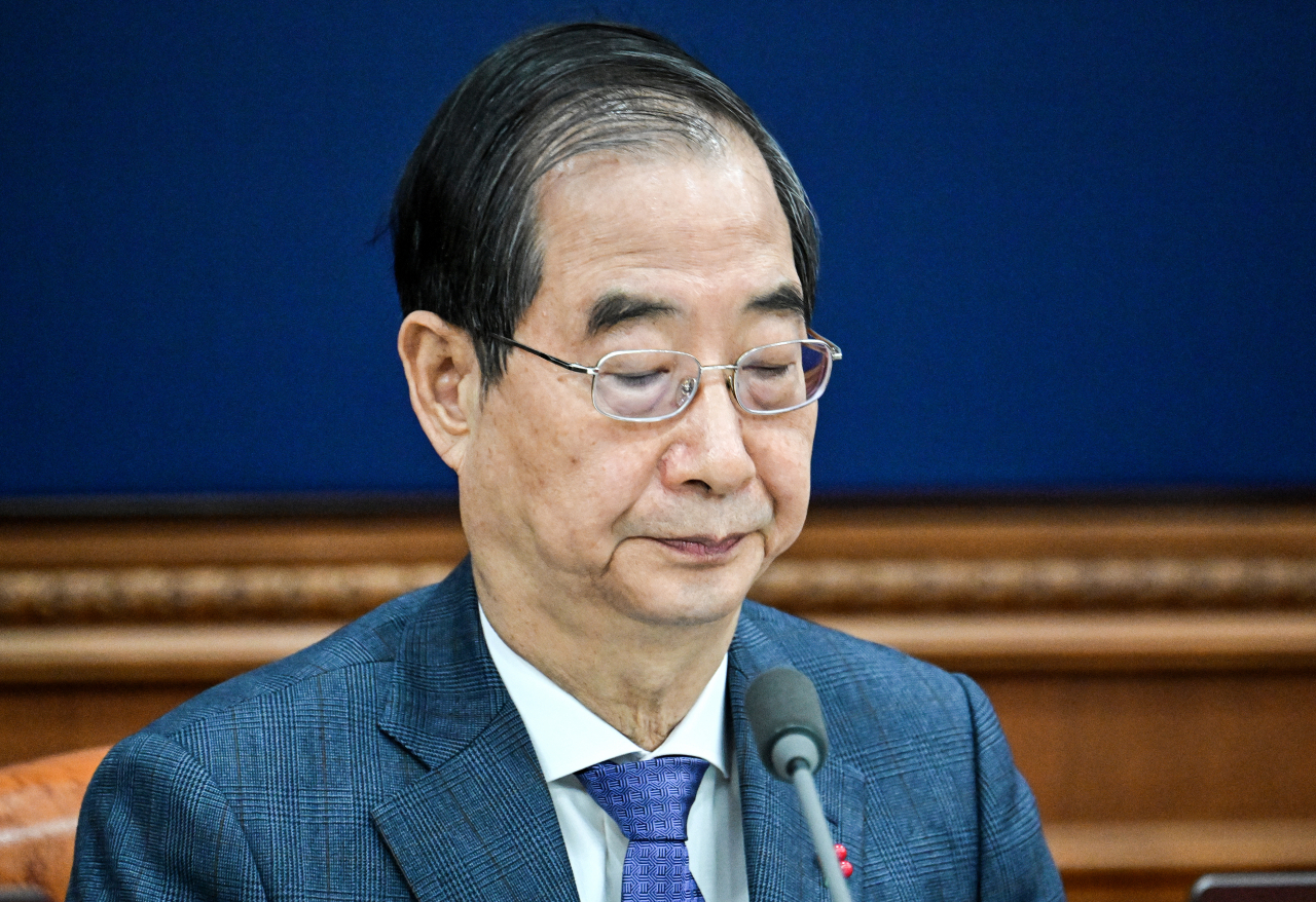 한덕수 국무총리가 30일 서울 종로구 정부서울청사에서 열린 국무회의에서 잠시 생각에 잠겨 있다. 임세준 기자