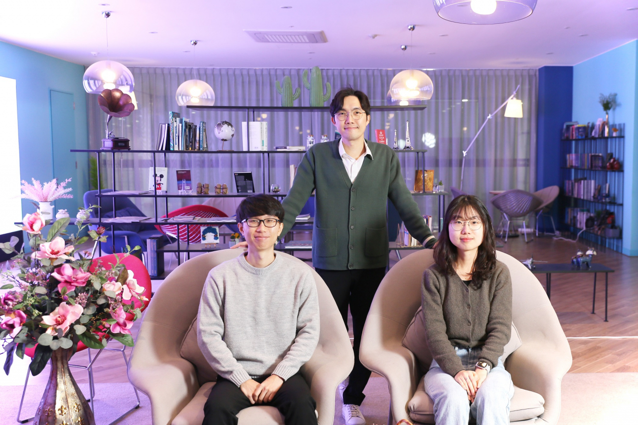 이번 연구를 수행한 곽원진(윗줄) UNIST 에너지화학공학과 교수 연구팀.[UNIST 제공]