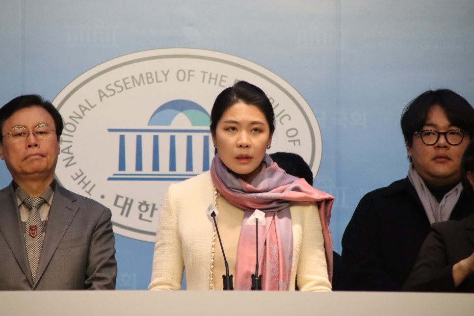 의사 출신 신현영 더불어민주당 의원. [신현영 더불어민주당 의원 블로그 캡처]