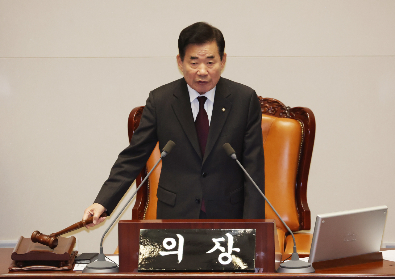 1일 국회에서 열린 본회의에서 김진표 의장이 개회를 선언하고 있다. [연합]