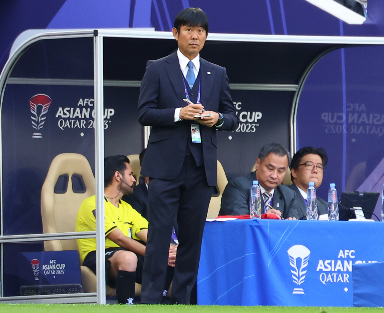지난달 31일(현지시간) 카타르 도하 앗수마마 스타디움에서 열린 2023 아시아축구연맹(AFC) 아시안컵 16강전 바레인과 일본 경기에서 모리야스 하지메 일본 감독이 경기를 지켜보고 있다. [연합]