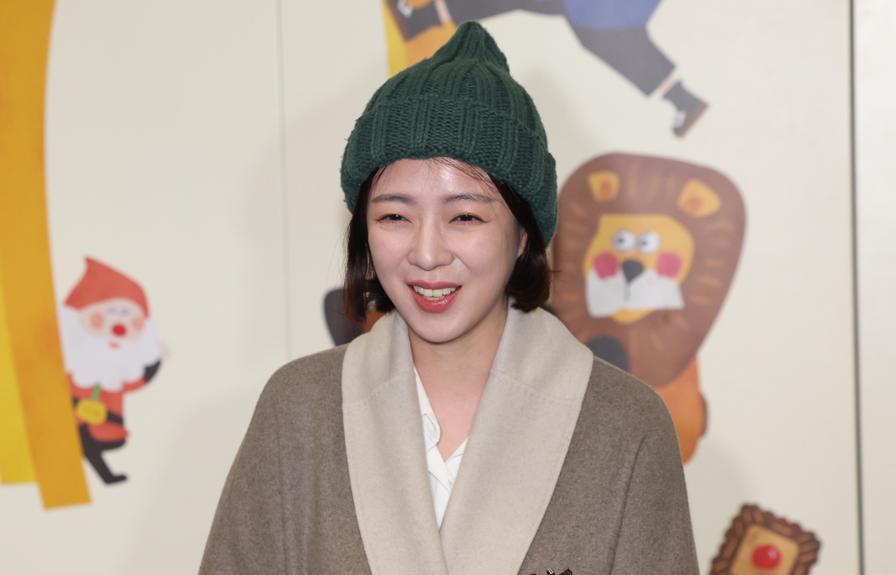 People Power Party lawmaker Bae Hyun-jin speaks to reporters after attending a PPP meeting in Seoul on Friday. It was Bae's first public appearance since being attacked by a teenager in the capital city on Jan. 25. (Yonhap)