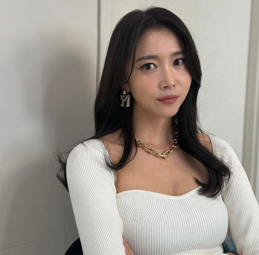 배우 오윤아
