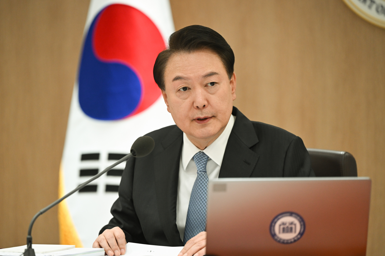 윤석열 대통령이 6일 서울 용산 대통령실 청사에서 열린 국무회의에서 발언하고 있다. [연합]