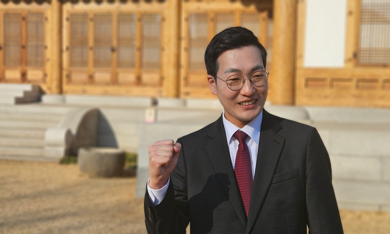 이동석 국민의힘 국회의원 충북 충주 예비후보가 지난달 29일 헤럴드경제와 인터뷰 사진을 촬영하고 있다. 박상현 기자