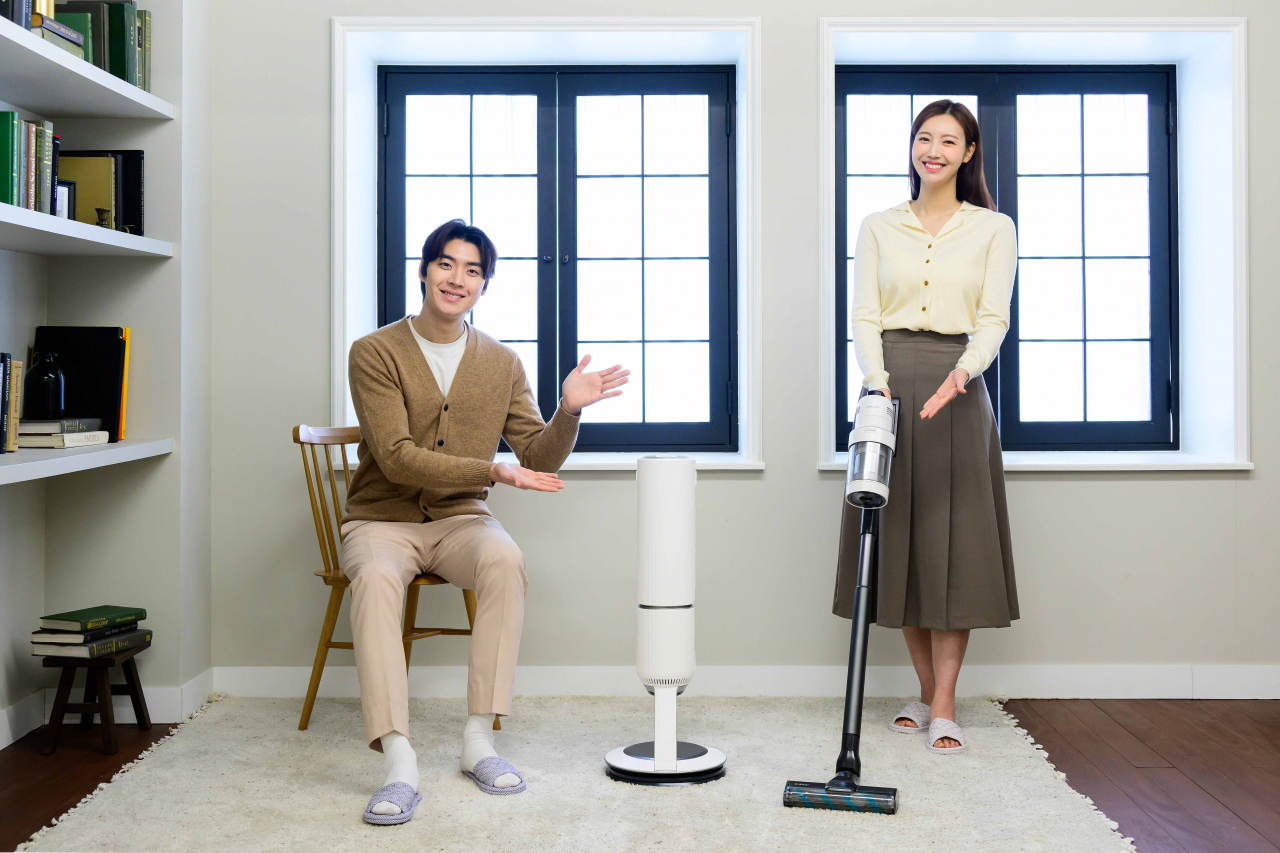 삼성전자가 흡입력과 AI 기능을 강화한 무선 스틱 청소기 ‘비스포크 제트 AI’ 신제품을 8일 출시한다. [삼성전자 제공]