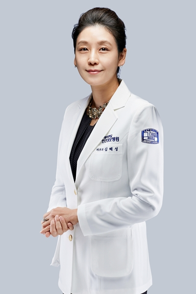 김혜성 가톨릭대학교 인천성모병원 피부과 교수(가려움증 클리닉 책임 의료진)는 “6주 이상의 만성 가려움증은 피부질환 외에도 조기 노화, 전신 질환, 신경학적 질환, 정신 질환과 관련 있는 경우가 많다”고 조언한다.