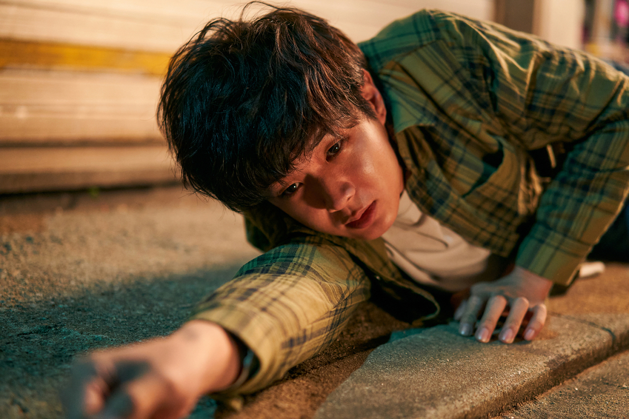 A scene from "A Killer Paradox," starring Choi Woo-shik (Netflix)