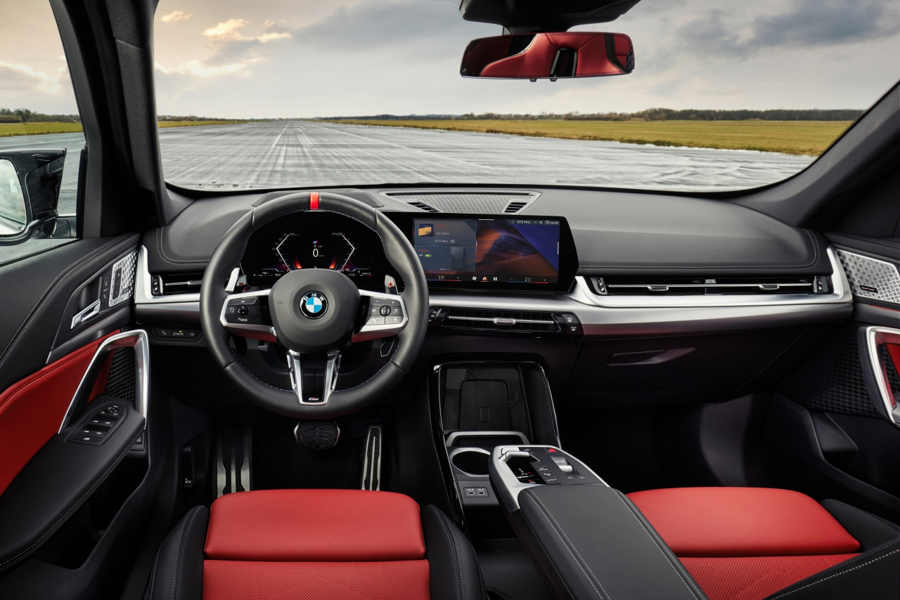 BMW 코리아 ‘뉴 X1 M35i xDrive’ 실내. [BMW 코리아 제공]