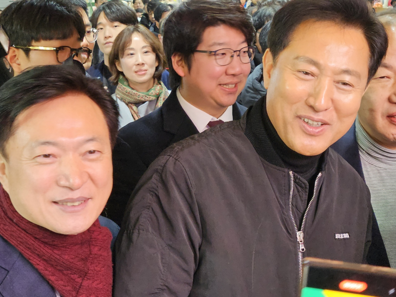 김수철 국민의힘 서울 서대문을 예비후보와 오세훈 서울시장이 7일 함께 설 인사를 하고 있다 [캠프 제공]
