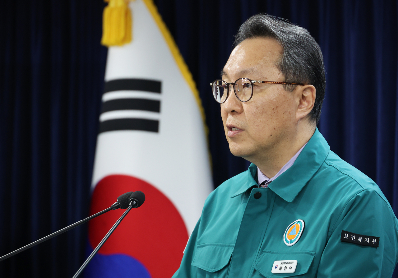 박민수 보건복지부 제2차관이 8일 정부서울청사에서 의사 집단행동 중앙사고수습본부 브리핑을 하고 있다.[연합]