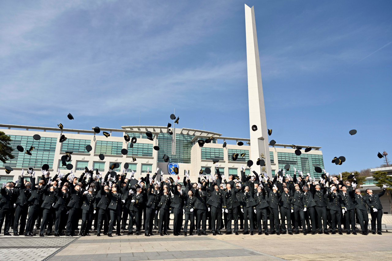 ROTC, 필기시험 없어지고 AI 면접 선발…변화 속 우려 남아[신대원의 軍플릭스]