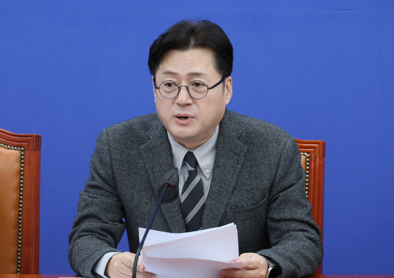 ‘룸살롱 설전’으로 번진 한동훈의 운동권 청산론…홍익표 “스폰 검사 청산”[이런정치]