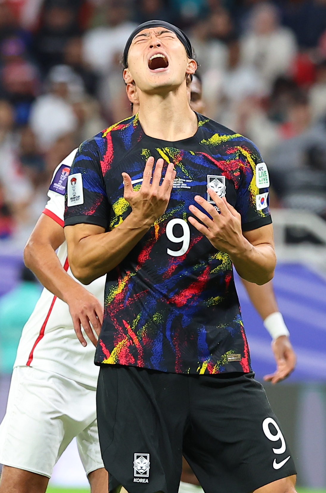 6일(현지시간) 카타르 알라이얀 아흐마드 빈 알리 스타디움 열린 2023 아시아축구연맹(AFC) 아시안컵 4강전 한국과 요르단 경기. 조규성이 헤더슛이 골문을 벗어나자 아쉬워하고 있다. 연합뉴스