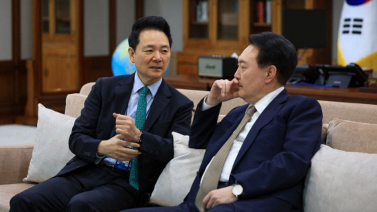 윤석열 대통령과 장성민 전 대통령실 미래전략기획관