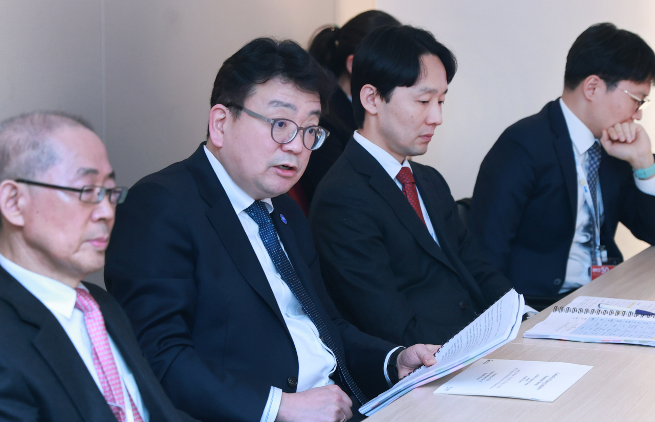 최남호(왼쪽 두번째) 산업통상자원부 제2차관이 13일(현지시간) 프랑스 파리 OECD 회의실에서 열린 ‘무탄소에너지(CFE) 원탁회의’에 인사말을 하고 있다.[산업통상자원부 제공]