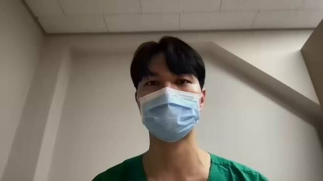 "개인적 사유로 사직"하겠다며, "의사를 바라보는 시각에 적개심과 분노가 가득한 상황에서 더 이상 의업을 이어가기 어렵다고 판단했다"고 한 대전성모병원 홍모 인턴. ['공공튜브_메디톡' 유튜브채널 갈무리]