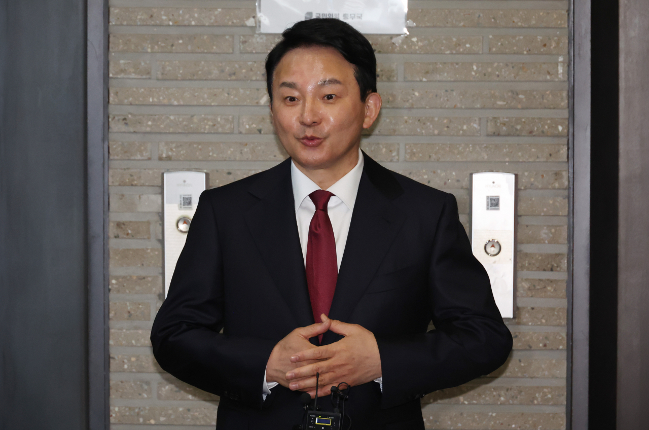 원희룡 전 국토부 장관이 14일 여의도 국민의힘 당사에서 인천 계양 을 공천 면접을 마치고 취재진의 질문에 답하고 있다. [연합]