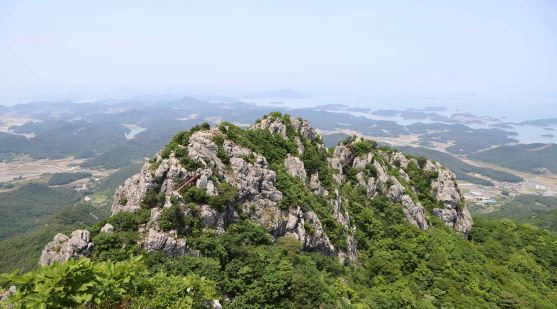 고흥 팔영산에서 내려다 본 다도해 풍경. [문화재청 제공]