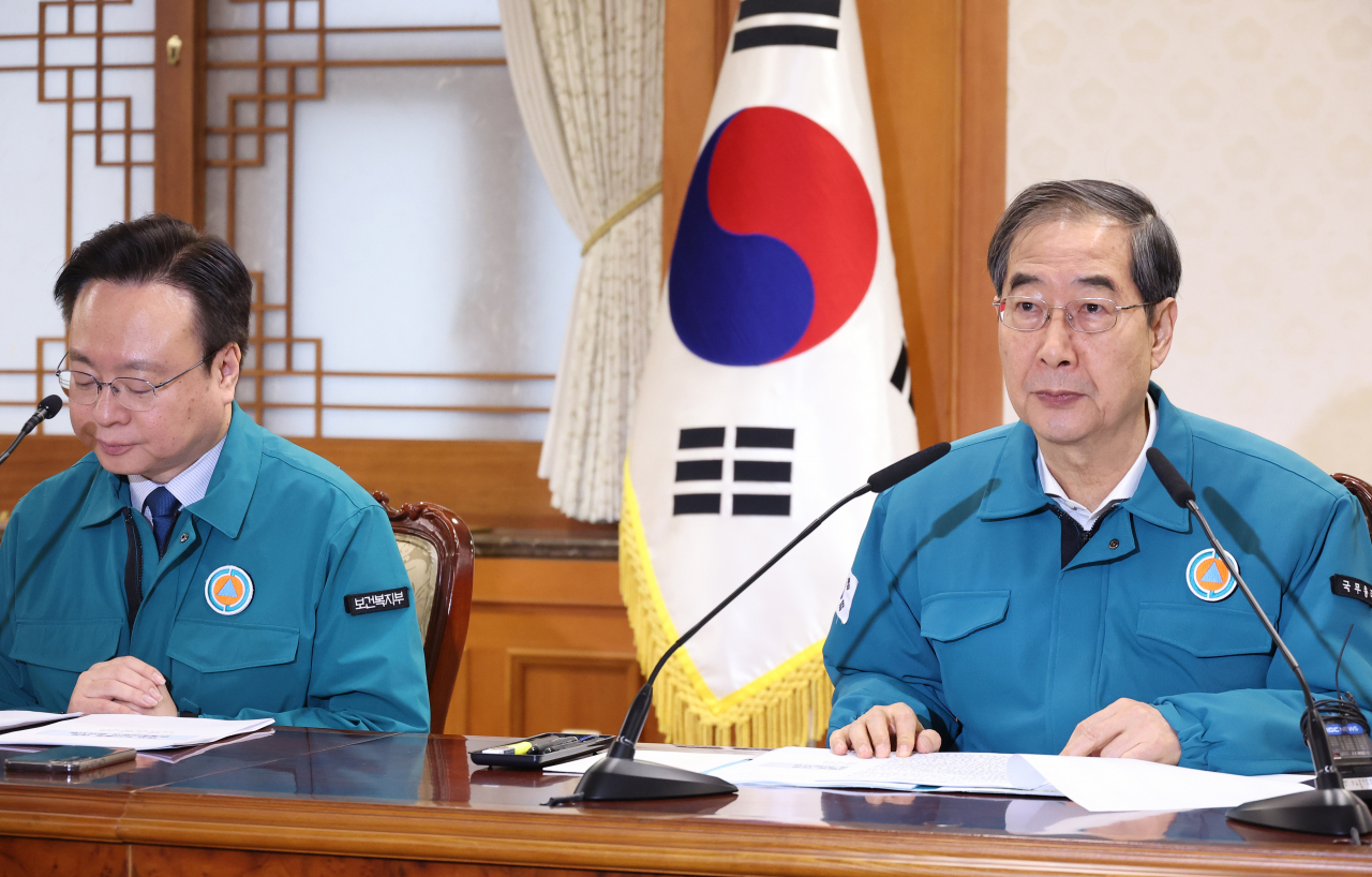 한덕수 국무총리가 19일 정부서울청사에서 열린 의사 집단행동 관계 장관회의에 참석해 발언하고 있다. [연합]