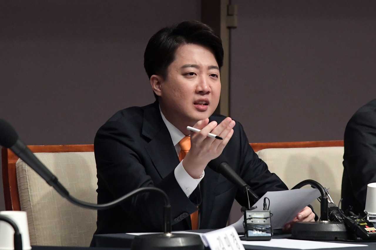 이준석 개혁신당 공동대표가 19일 서울 중구 한국프레스센터에서 열린 관훈클럽 초청 토론회에서 발언하고 있다. [연합]