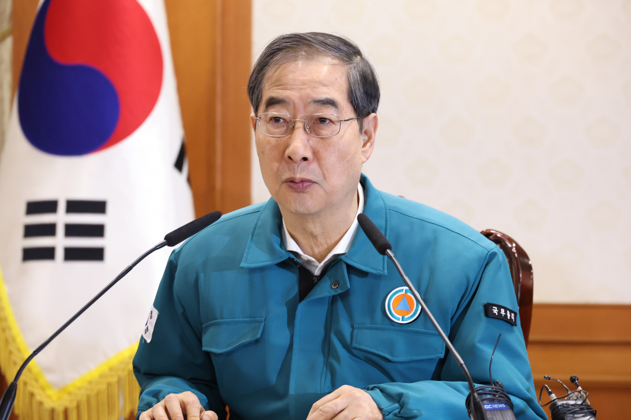 한덕수 국무총리가 지난 19일 정부서울청사에서 열린 의사 집단행동 관계 장관회의에 참석해 있다. [연합]