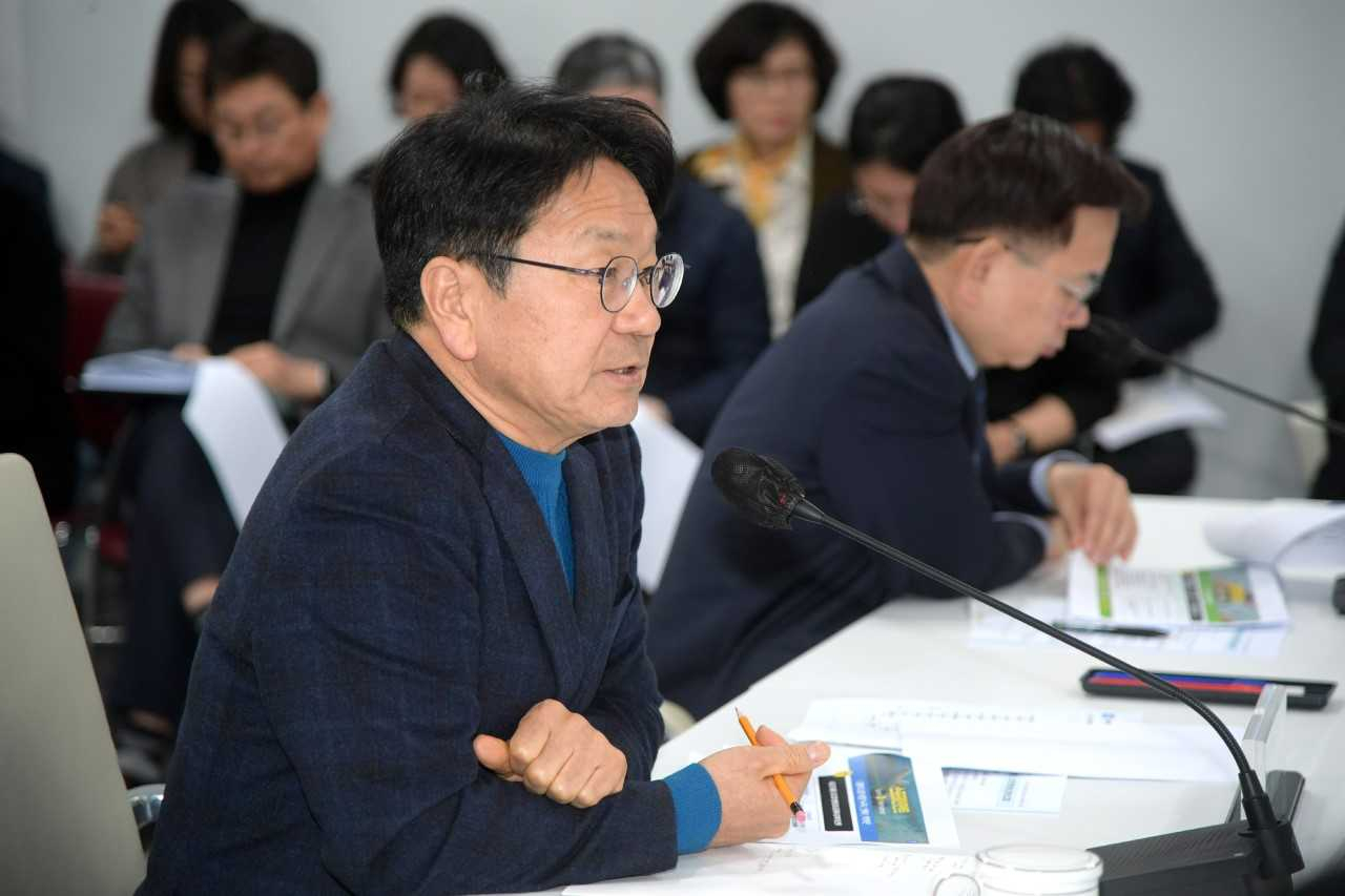 광주광역시는 20일 시청 소회의실에서 강기정 시장을 비롯해 실‧국‧본부장 등이 참석한 가운데 ‘2024년 스포츠‧관광분야 업무보고회’를 개최했다.