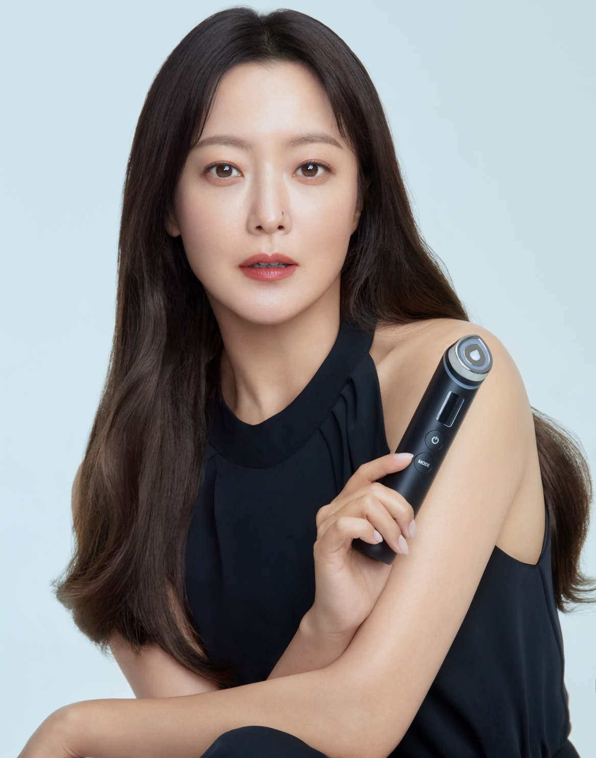 메디큐브 부스터 프로 김희선 화보. [CJ온스타일 제공]