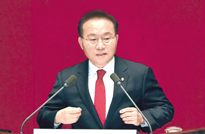 윤재옥 국민의힘 원내대표가 21일 국회 본회의에서 교섭단체 대표 연설을 하고 있다. 임세준 기자