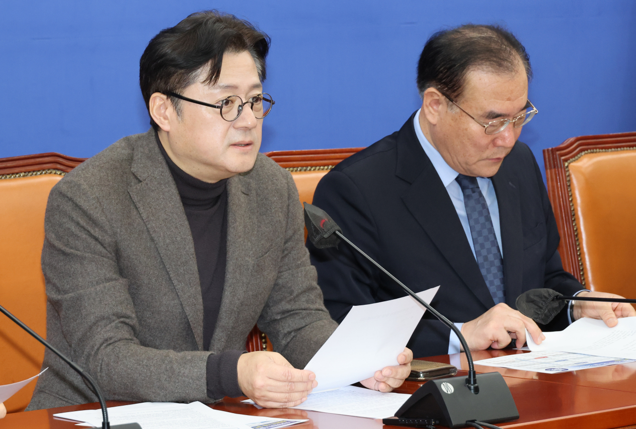 홍익표 더불어민주당 원내대표가 22일 국회에서 정책조정회의를 하고 있다. [연합]