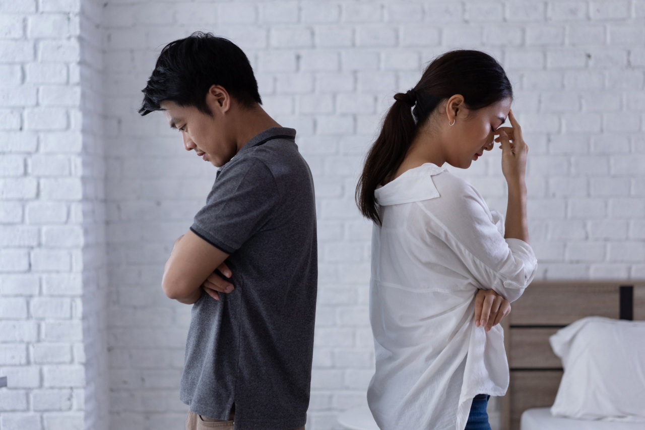 “호스트바에 빠진 아내, 용돈·선물에 호텔까지…위자료 받을 수 있을까요”