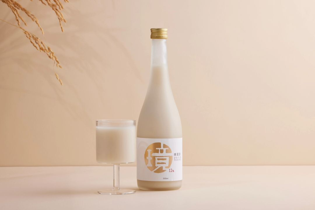"Kyungtakju" Makgeolli (Sung Si-kyung's instagram)