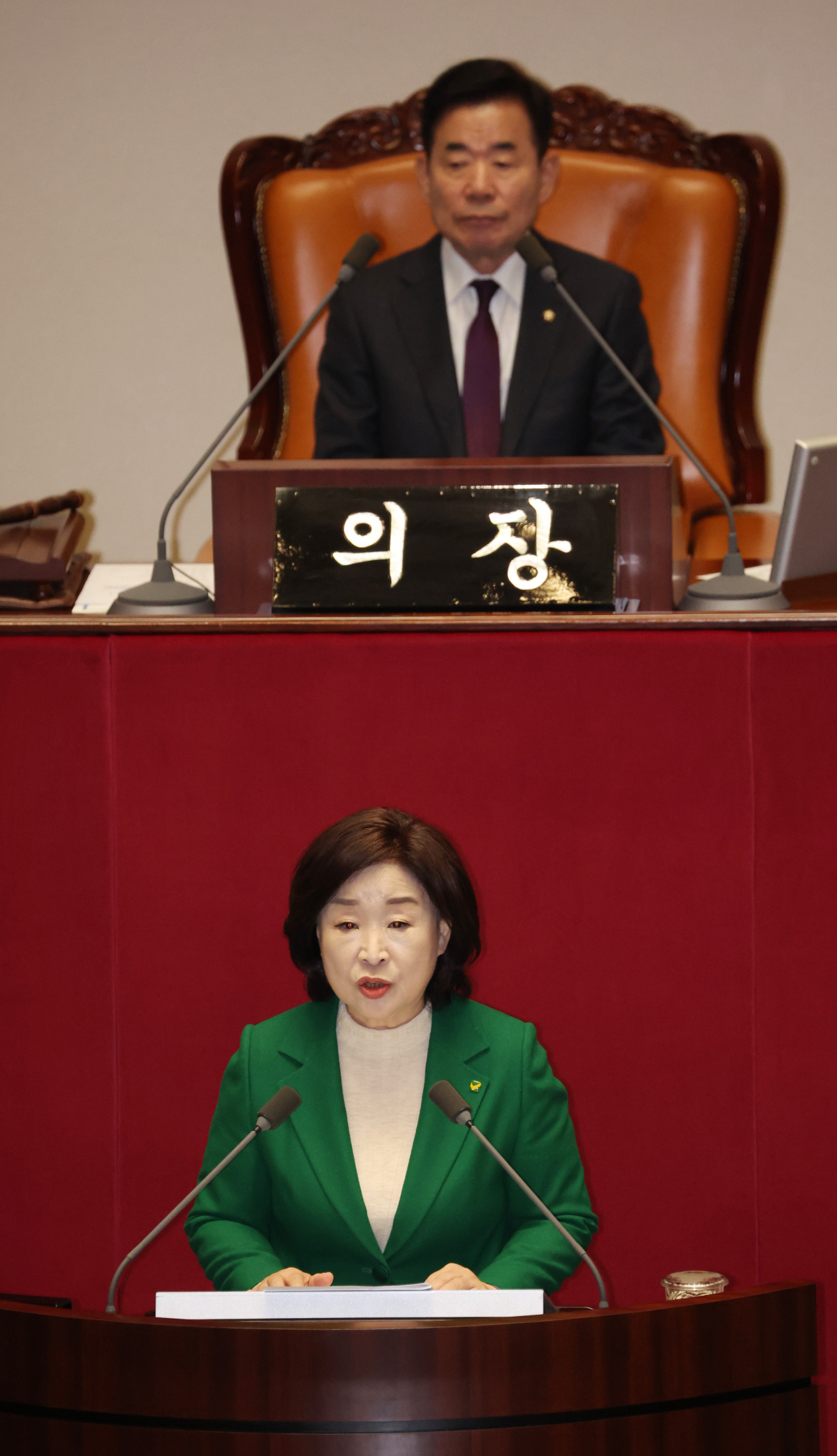 심상정 녹색정의당 원내대표가 22일 국회에서 열린 본회의에서 비교섭단체 대표 연설을 하고 있다. [연합]
