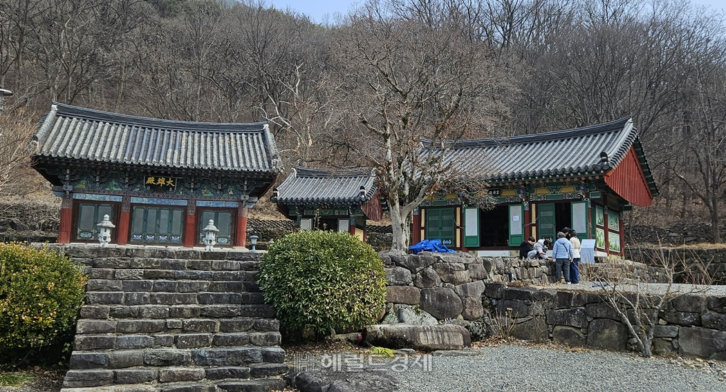 소재사 경내