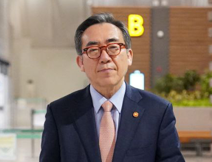 조태열 외교부 장관이 브라질 리우데자네이루에서 열리는 주요 20개국(G20) 외교장관회의에 참석하기 위해 지난 20일 인천국제공항을 통해 출국하고 있다. [연합]
