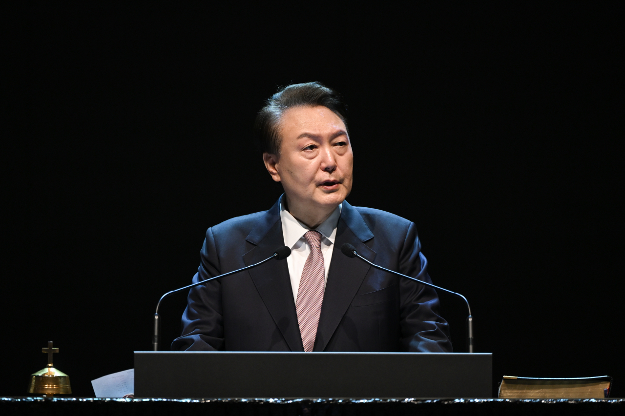윤석열 대통령이 지난 25일 경기도 수원시 영통구 원천침례교회에서 열린 '3·1운동 105주년 기념예배'에 참석해 인사말을 하고 있다. [연합]