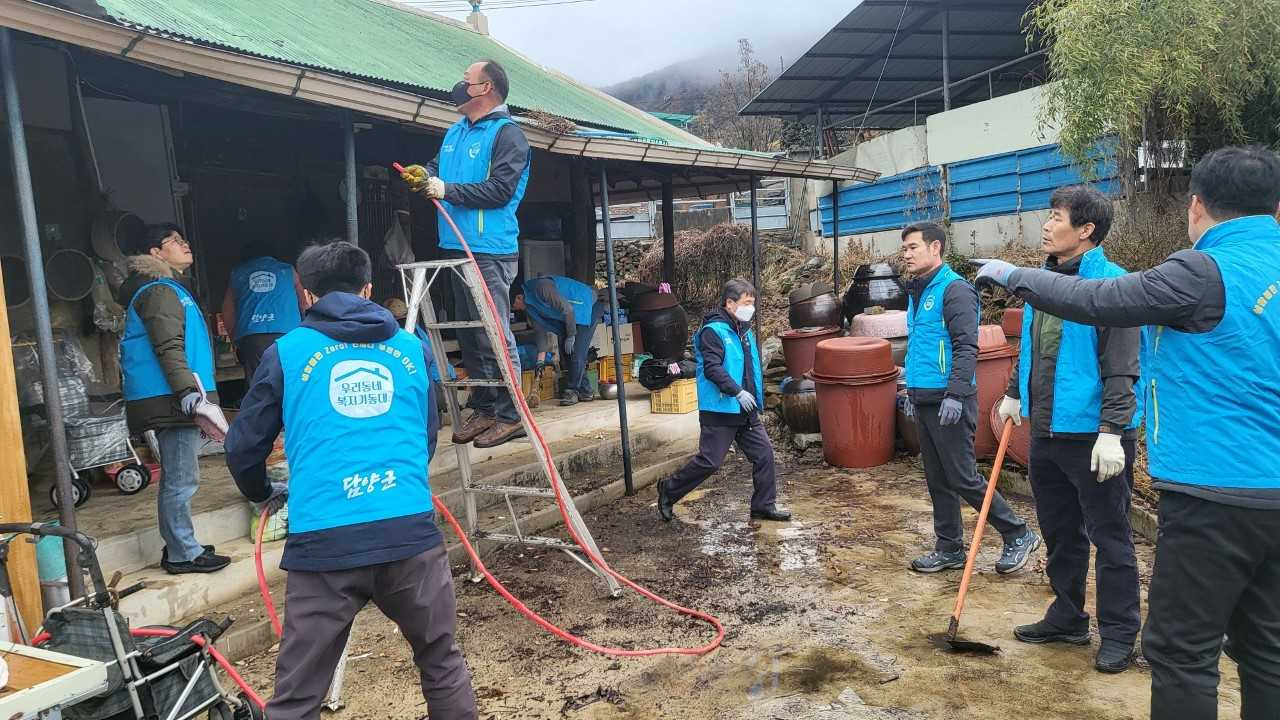 우리동네 복지기동대는 사회취약계층의 생활 불편 문제 해소를 위해 소규모 긴급 수리, 청소와 도배·장판, 보일러 교체 등 주거환경 개선을 지원하는 사업이다.