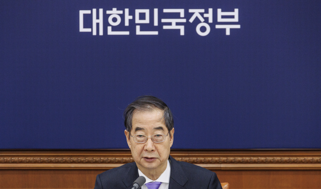 한덕수 국무총리가 7일 오전 정부서울청사에서 열린 국무회의에 참석해 의사 집단행동 중단과 시한 내 복귀, 정부와의 협상을 핵심으로 한 발언을 하고 있다. [연합]