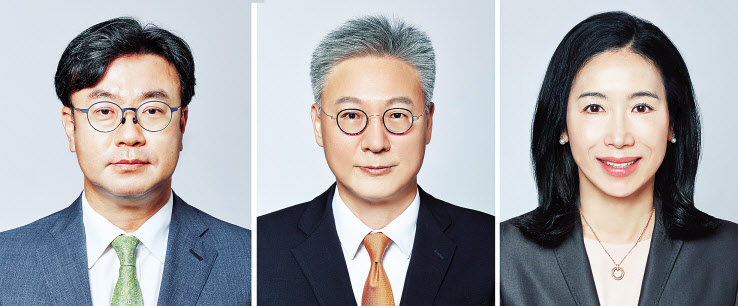 김상곤 경영총괄대표 변호사, 이형근 운영위원(변호사), 오현주 변호사